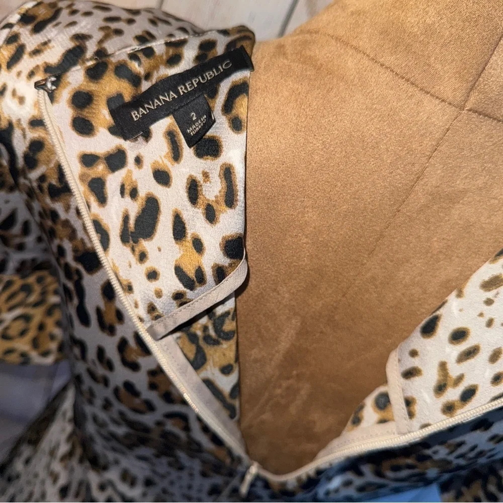 Banana Republic Black and tan leopard/ cheetah animal print Sheath Dress, satin - Picture 7 of 9